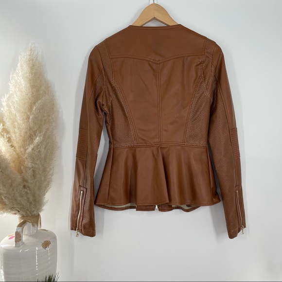 Guess Peplum brown faux leather jacket
Cognac - Picture 9 of 16